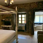 호텔 Akla Palacio Torre De Ruesga 4*