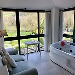 Akla Palacio Torre De Ruesga 4* Valle (Ruesga)