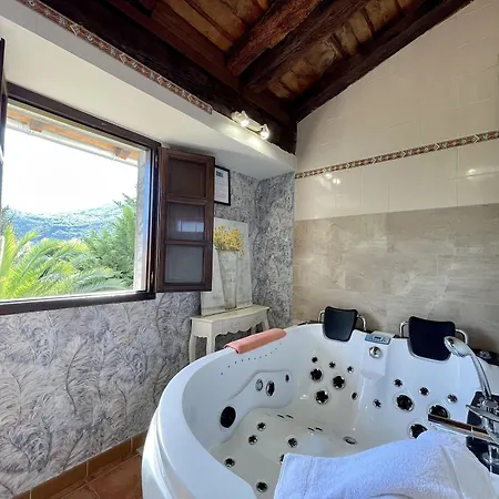Hotel Akla Palacio Torre De Ruesga