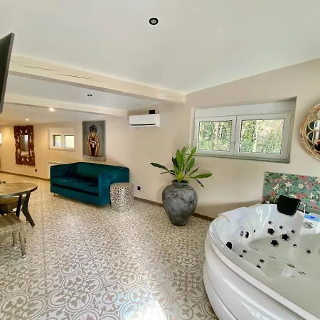 Akla Palacio Torre De Ruesga 4* Valle (Ruesga)