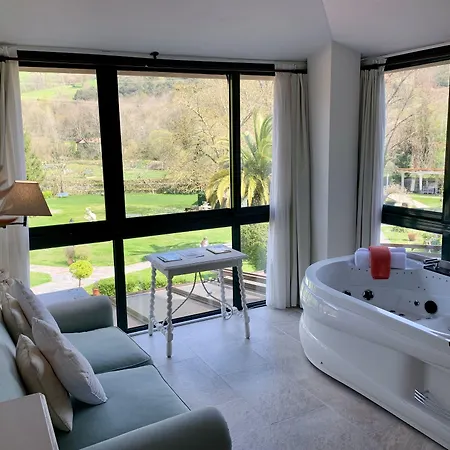 Palacio Torre De Ruesga 4* Valle (Ruesga)