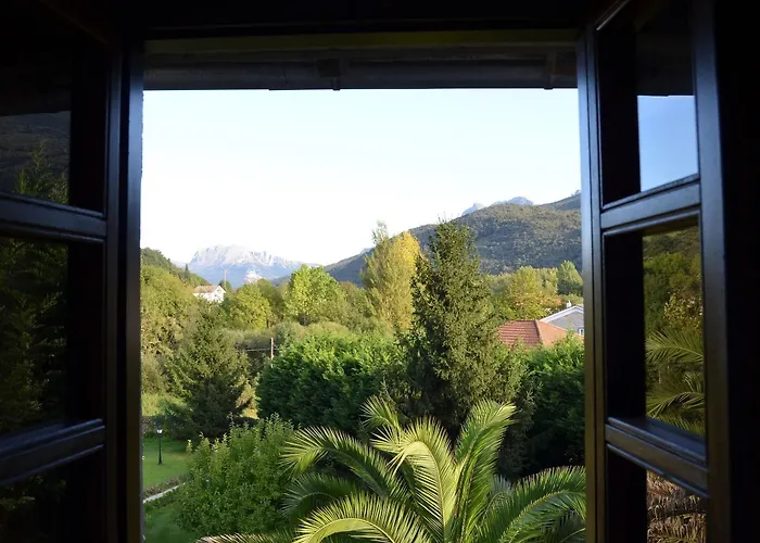 Akla Palacio Torre De Ruesga