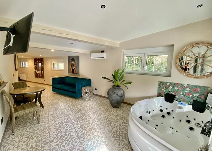 Akla Palacio Torre De Ruesga 4* Valle (Ruesga)