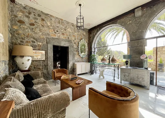 Akla Palacio Torre De Ruesga 4*