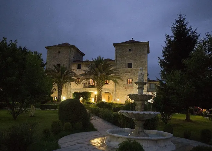 מלון Akla Palacio Torre De Ruesga 4*