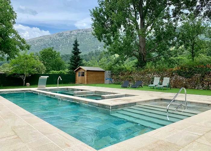 Akla Palacio Torre De Ruesga Valle (Ruesga)