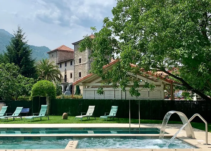 Akla Palacio Torre De Ruesga 4*